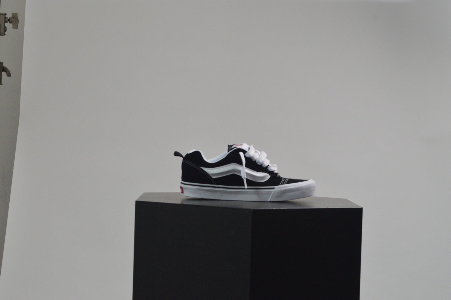 VANS KNU SKOOL SNEAKERS